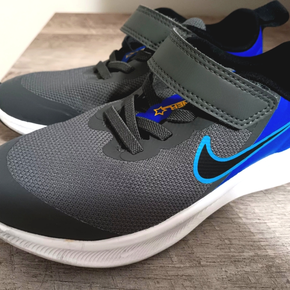 Nike shoes kids sized 11.5 grey and blue